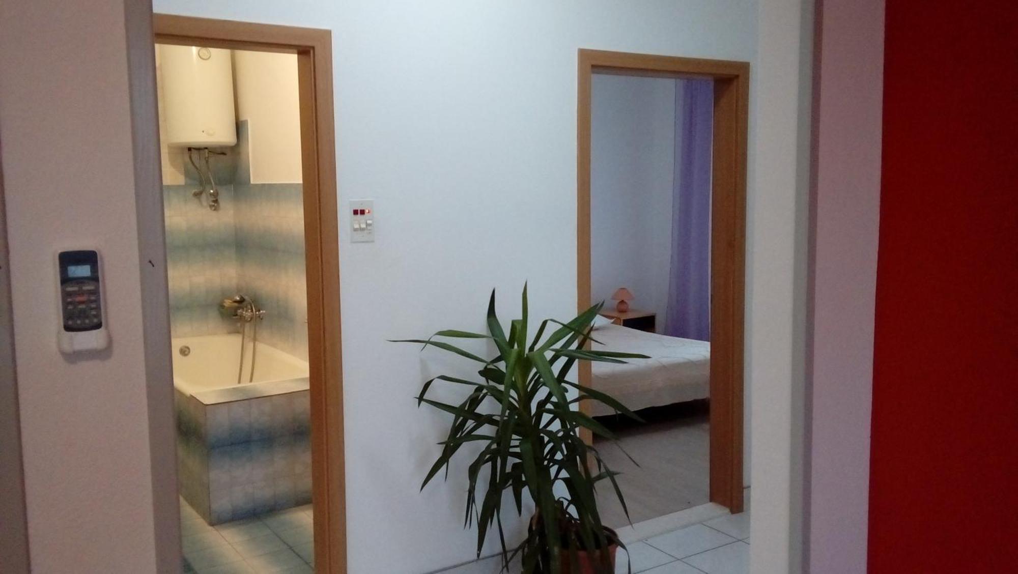 Spacious Family Apartment With Parking In The Shade And Barbecue House Šibenik Dış mekan fotoğraf