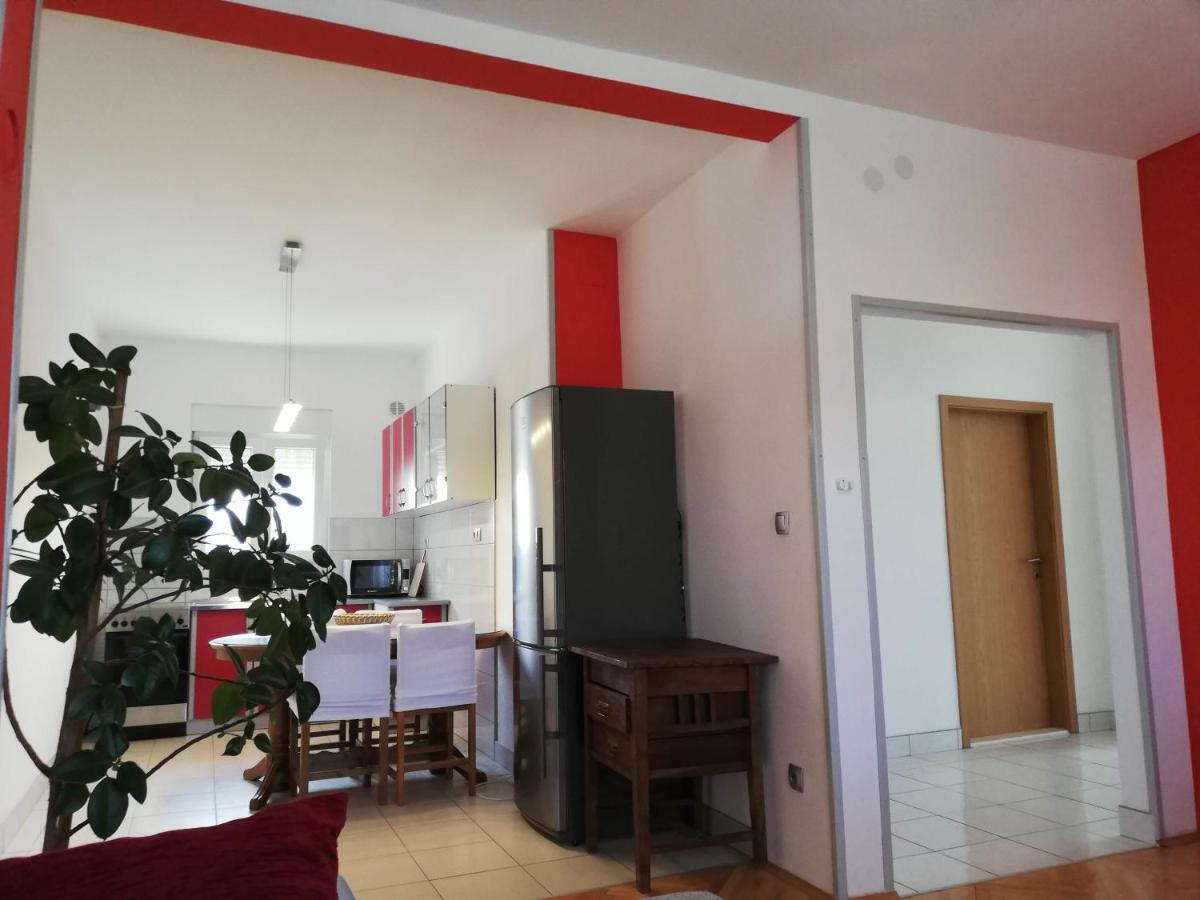 Spacious Family Apartment With Parking In The Shade And Barbecue House Šibenik Dış mekan fotoğraf