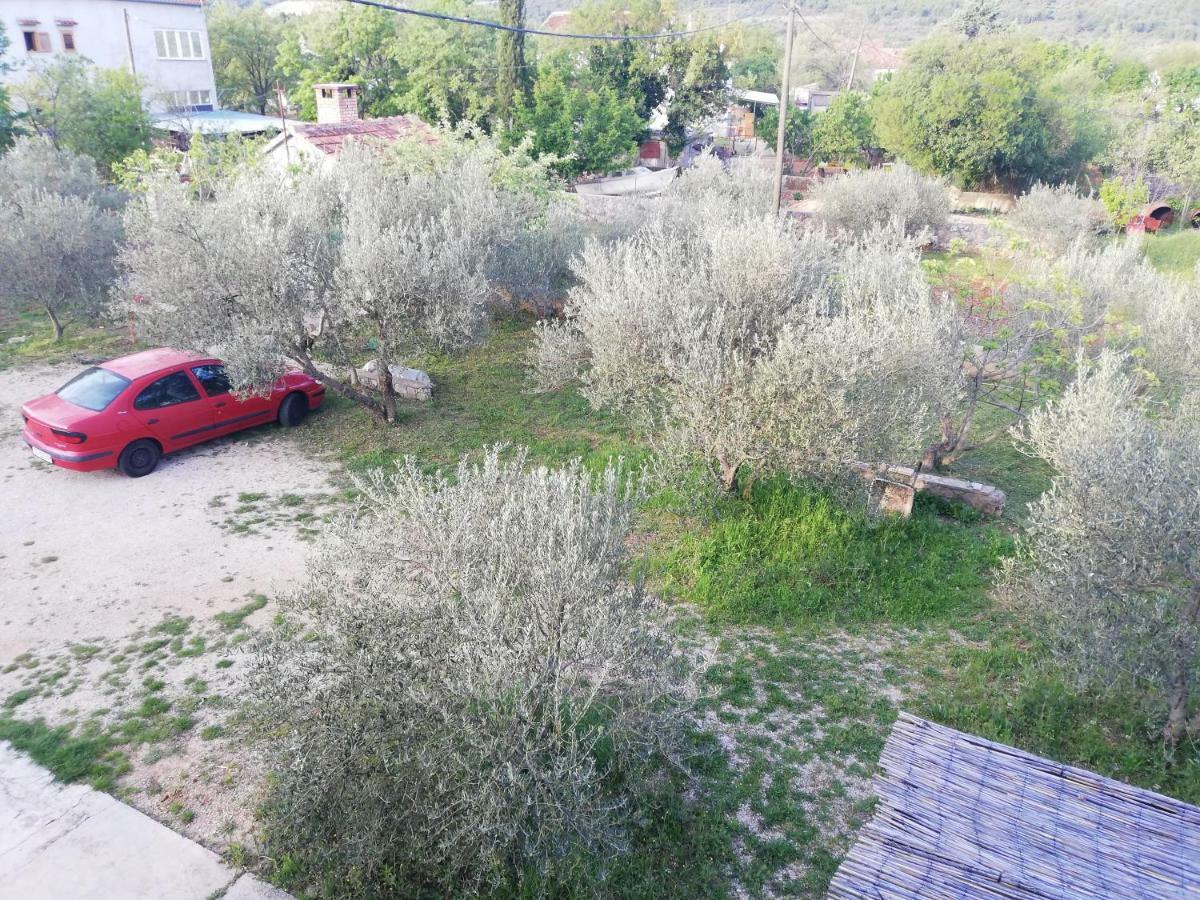 Spacious Family Apartment With Parking In The Shade And Barbecue House Šibenik Dış mekan fotoğraf