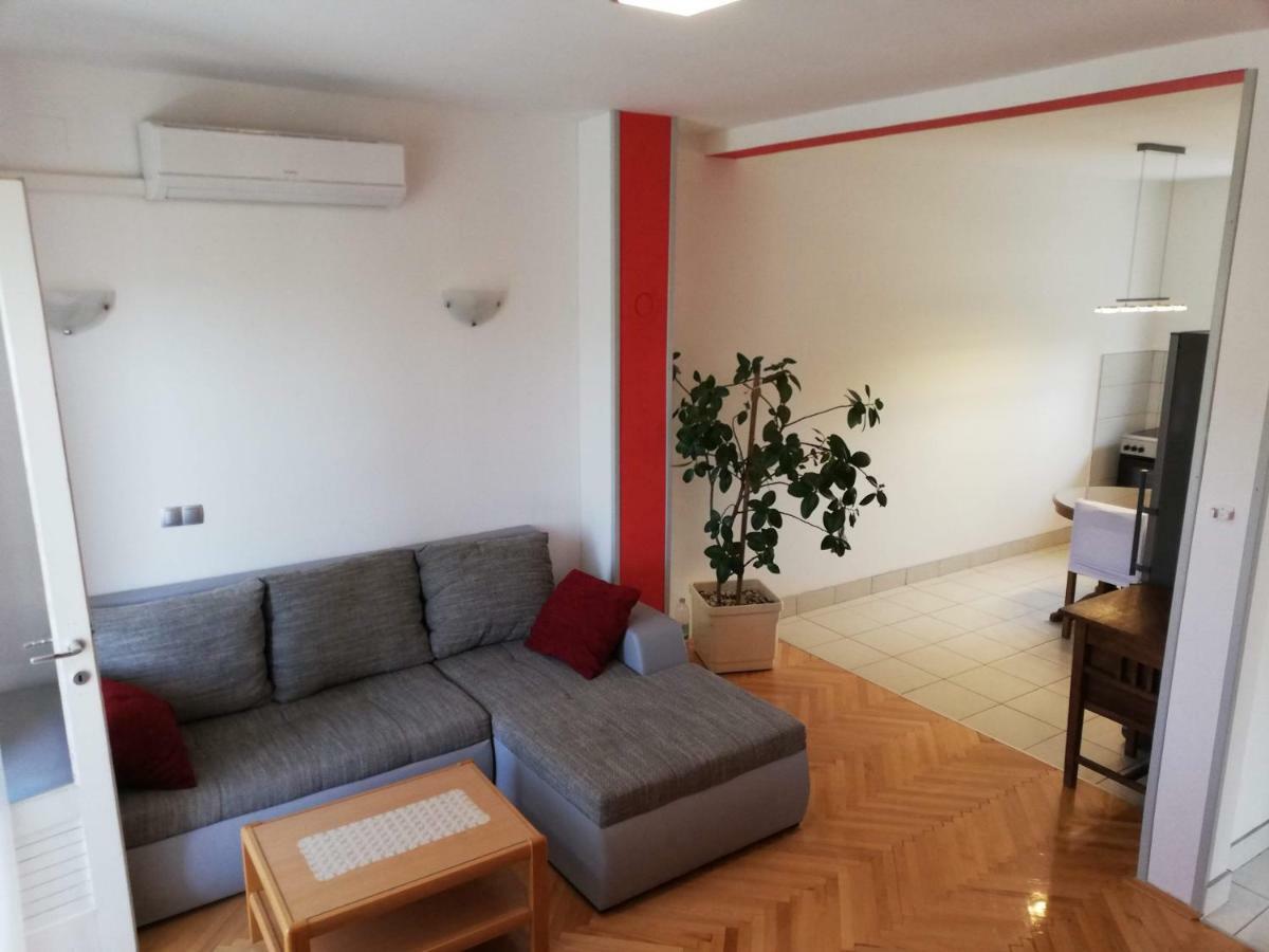 Spacious Family Apartment With Parking In The Shade And Barbecue House Šibenik Dış mekan fotoğraf