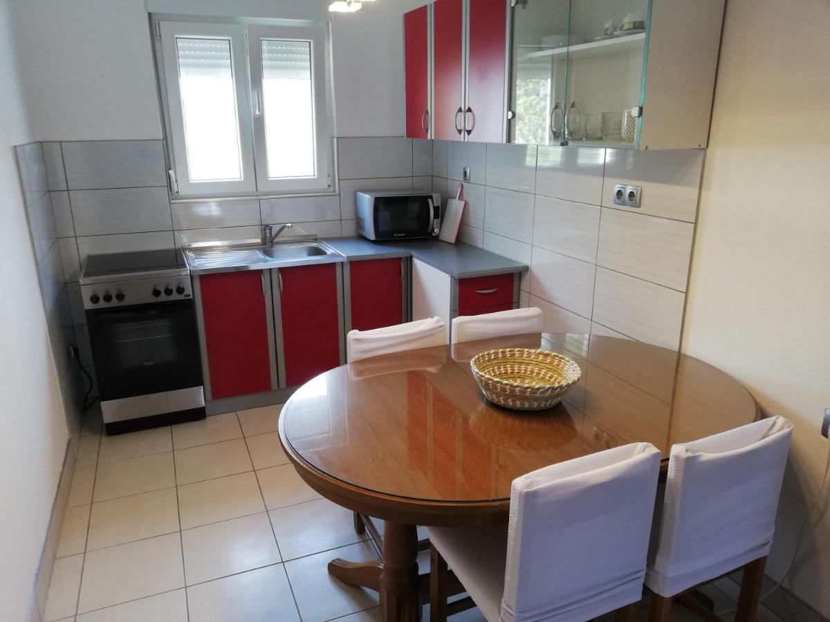 Spacious Family Apartment With Parking In The Shade And Barbecue House Šibenik Dış mekan fotoğraf